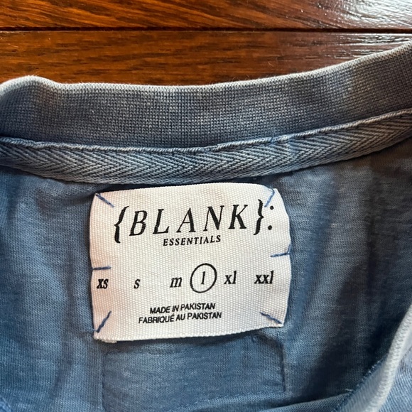 Blank Essentials Blue T-Shirt Size Large - Picture 7 of 7